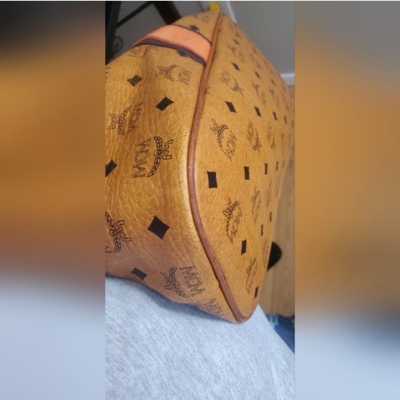 ❣️MCM Cognac Tote Bag❣️ - Picture 10 of 16